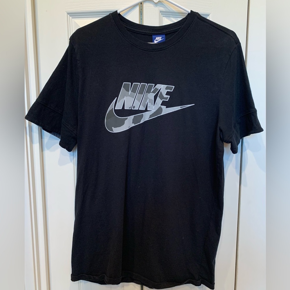 Nike logo T-shirt men’s size large